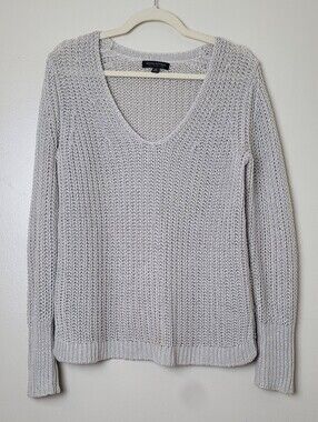 Banana Republic 100% Italian Linen Knit Light Grey V-Neck Sweater